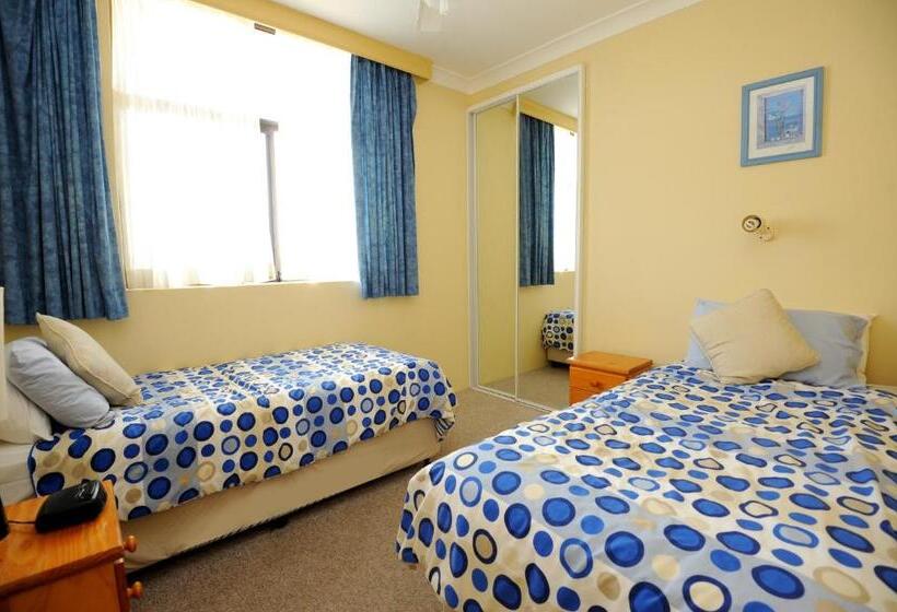 Отель The Tahitian