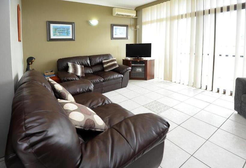 Отель The Tahitian