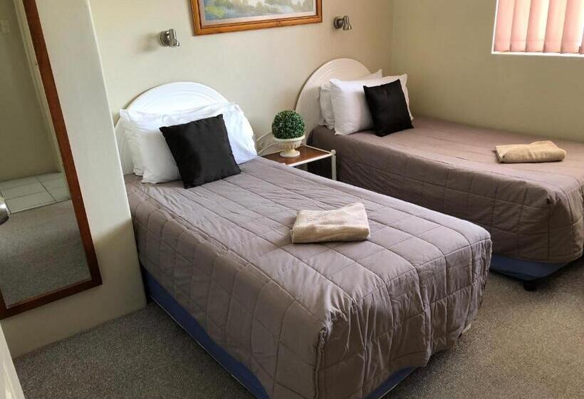 Отель The Tahitian