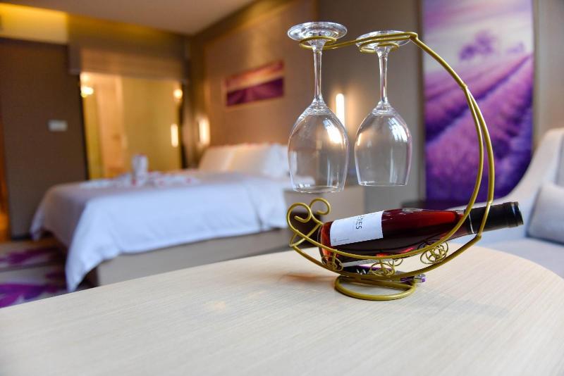 Отель Lavande Zhuhai Tang University City