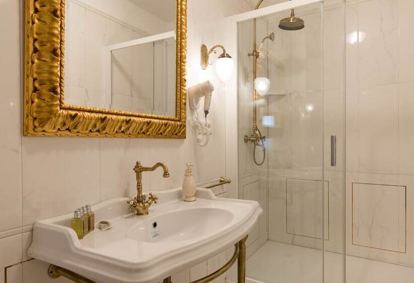 هتل Central Square Heritage