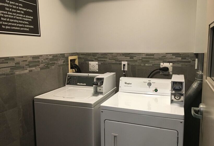 فندق Best Western Plus Pitt Meadows Inn & Suites