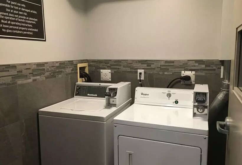 호텔 Best Western Plus Pitt Meadows Inn & Suites