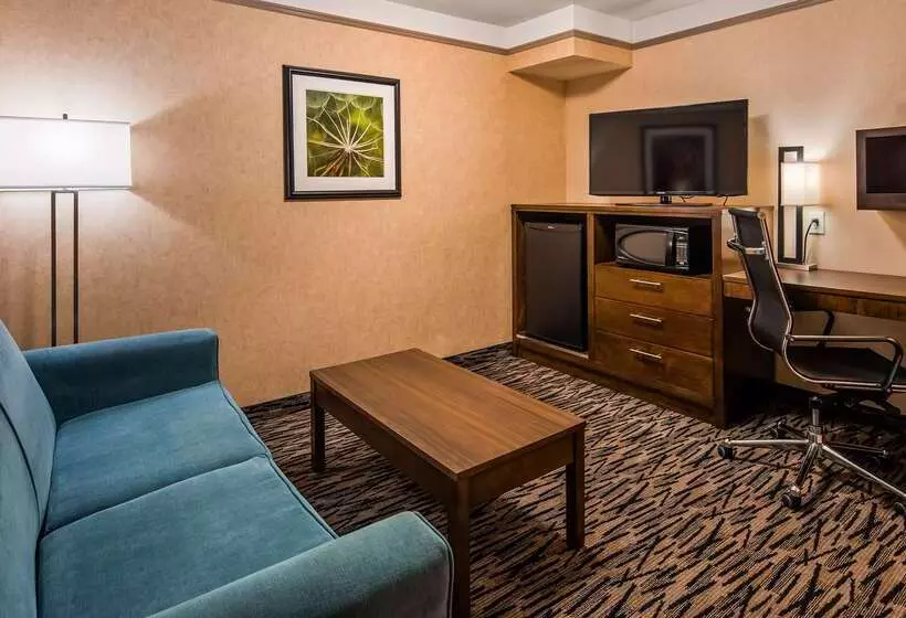 호텔 Best Western Plus Pitt Meadows Inn & Suites