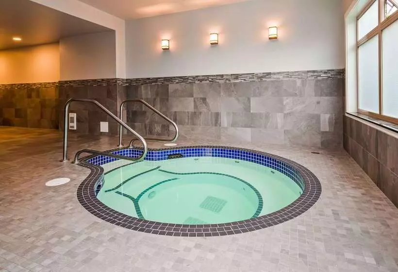 호텔 Best Western Plus Pitt Meadows Inn & Suites