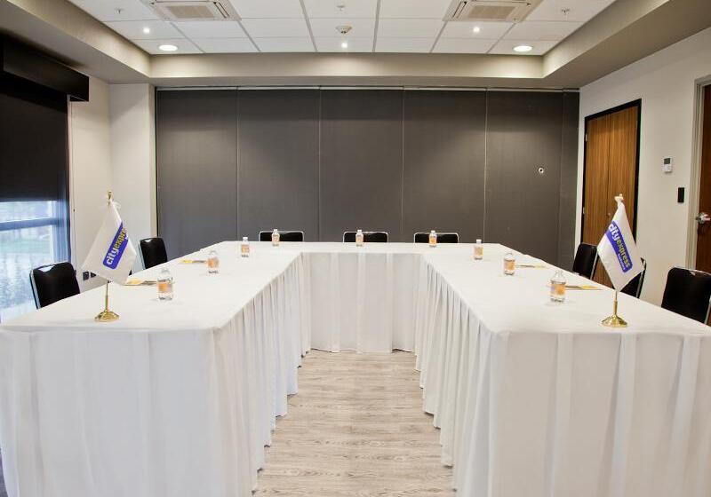 هتل City Express By Marriott Leon