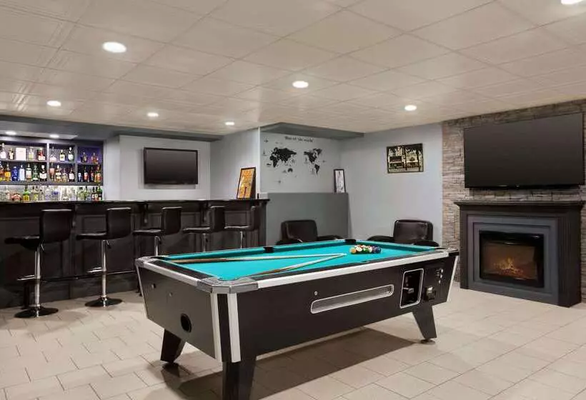 Hotelli Days Inn By Wyndham Leamington