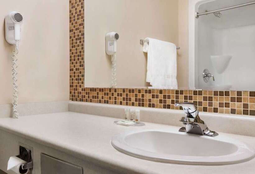 Hotel Days Inn By Wyndham Leamington