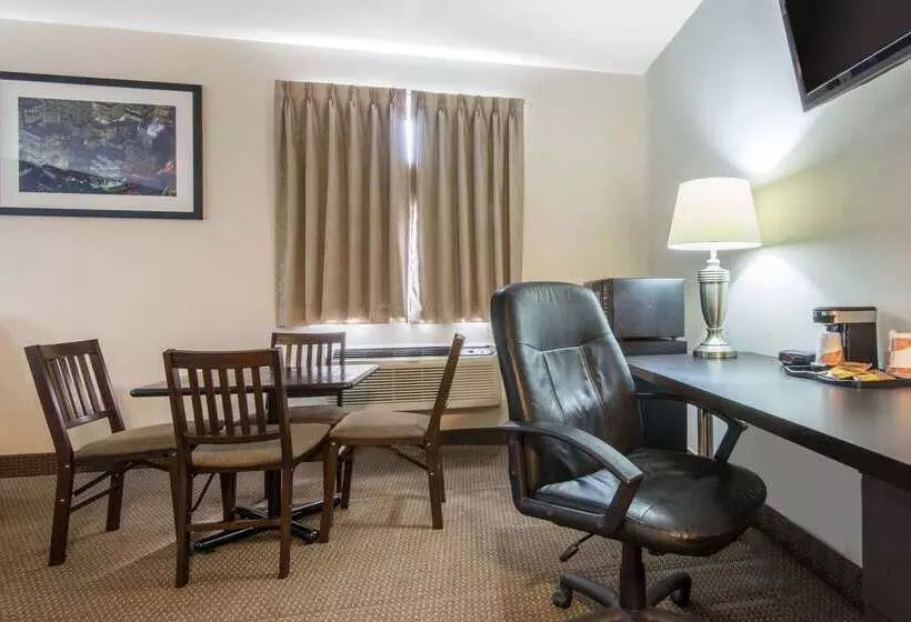 Отель Econo Lodge