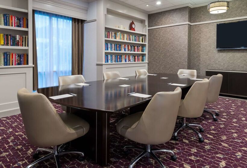 فندق Hampton Inn & Suites Buffalo Downtown