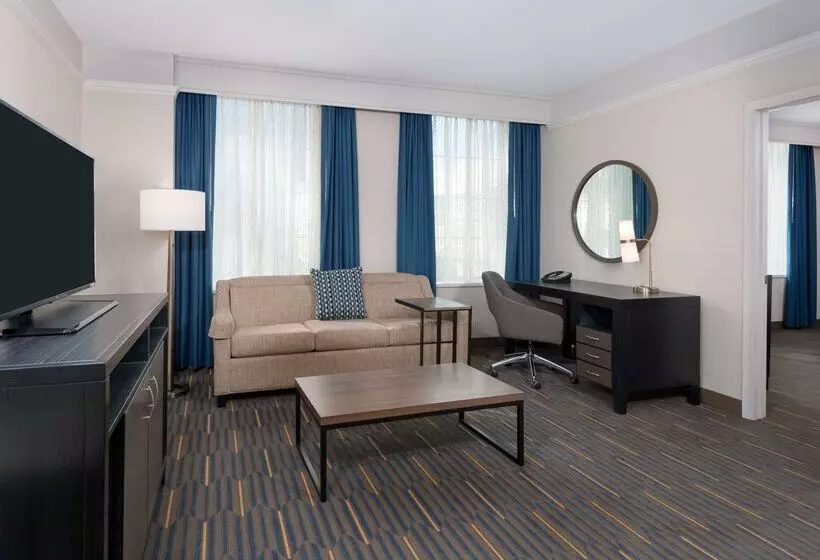 هتل Hampton Inn & Suites Buffalo Downtown