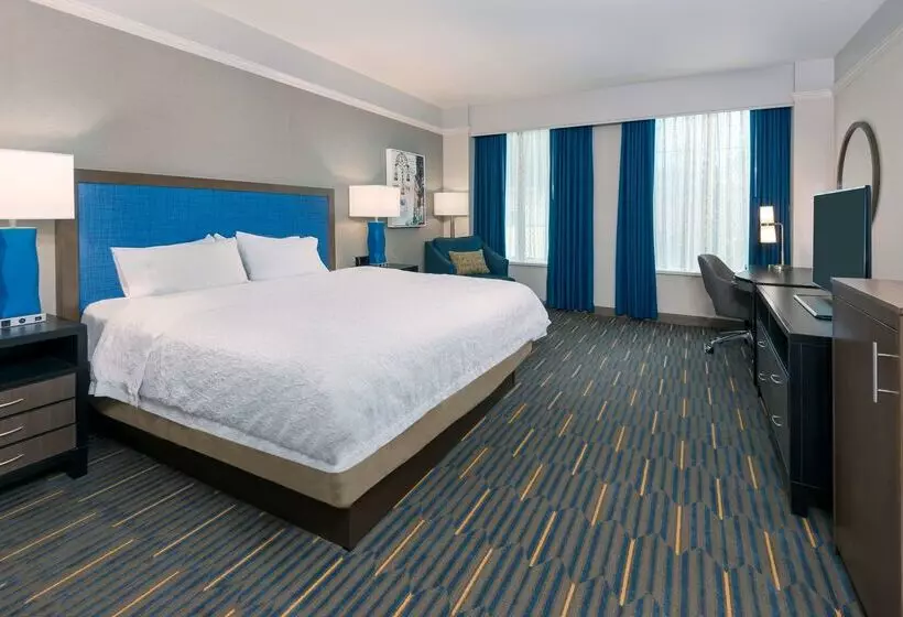 هتل Hampton Inn & Suites Buffalo Downtown
