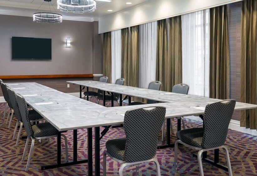 فندق Hampton Inn & Suites Buffalo Downtown