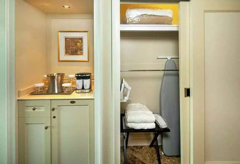 호텔 Hilton Lacleamy