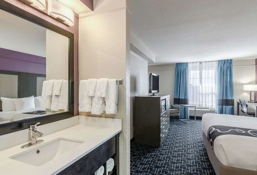 酒店 La Quinta By Wyndham Kansas City Airport