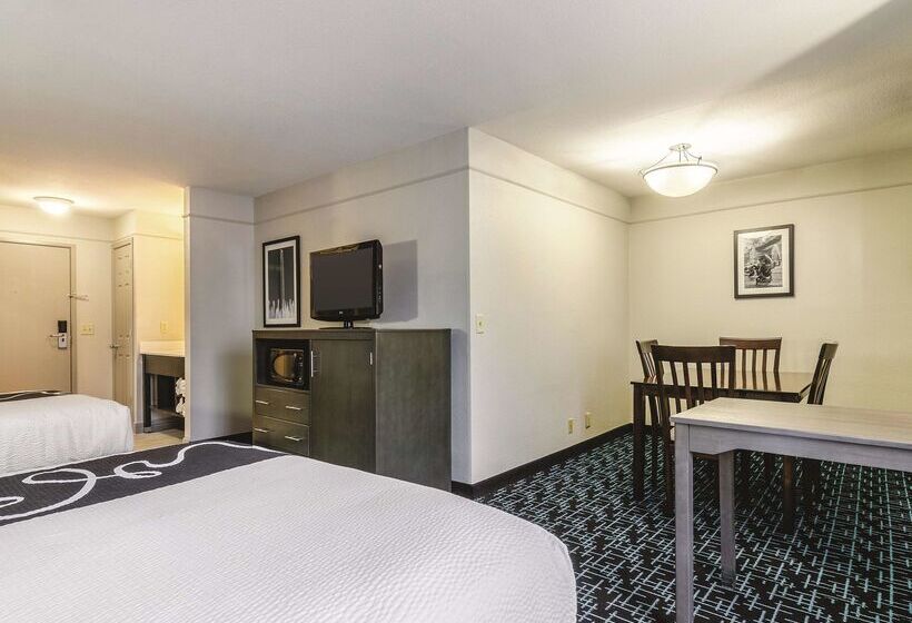酒店 La Quinta By Wyndham Kansas City Airport