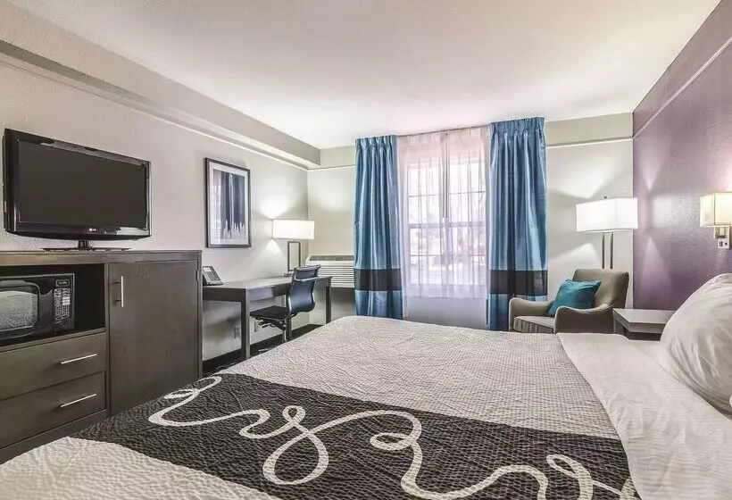 酒店 La Quinta By Wyndham Kansas City Airport
