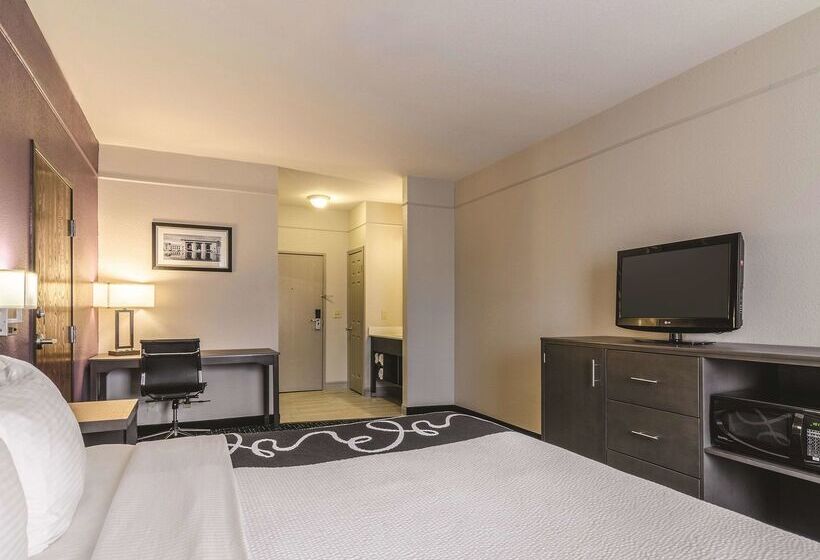 酒店 La Quinta By Wyndham Kansas City Airport