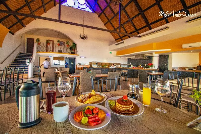 Luna Palace Hotel And Suites