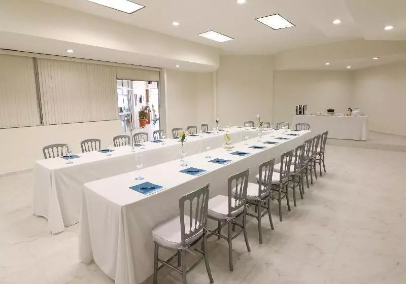 هتل Misión Express Aguascalientes Norte