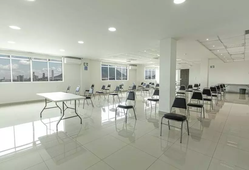 Hotel Plaza Del Arco Express