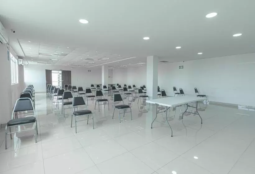 Hotel Plaza Del Arco Express