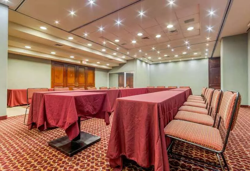 Отель Quality Inn Monterrey La Fe