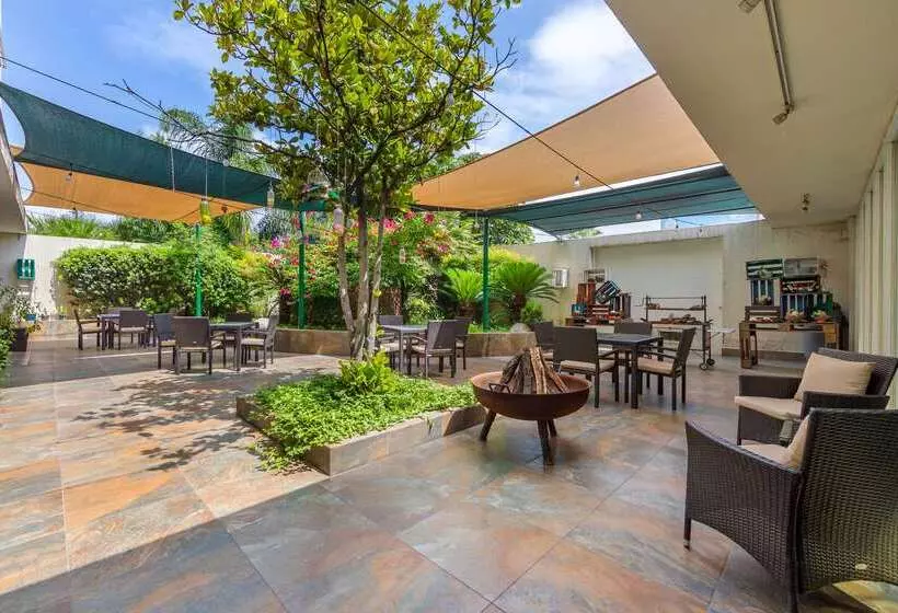 Отель Quality Inn Monterrey La Fe