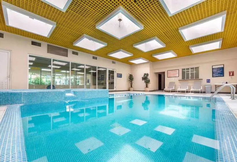 Отель Quality Inn Monterrey La Fe