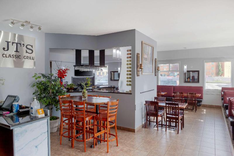 هتل Quality Inn & Suites Edmonton International Airport