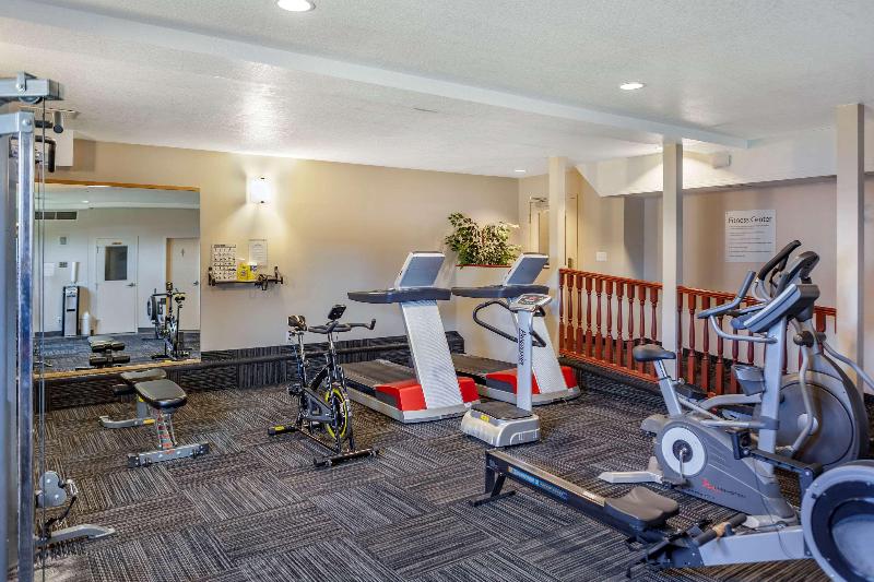 هتل Quality Inn & Suites Edmonton International Airport