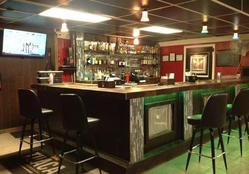 酒店 R Nite Star Inn And Suites Home Of The Cowboys & Rangers