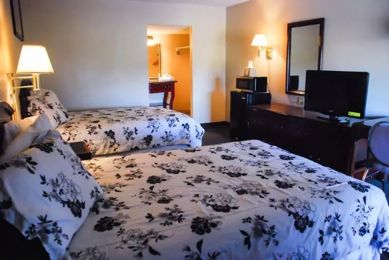 酒店 R Nite Star Inn And Suites Home Of The Cowboys & Rangers