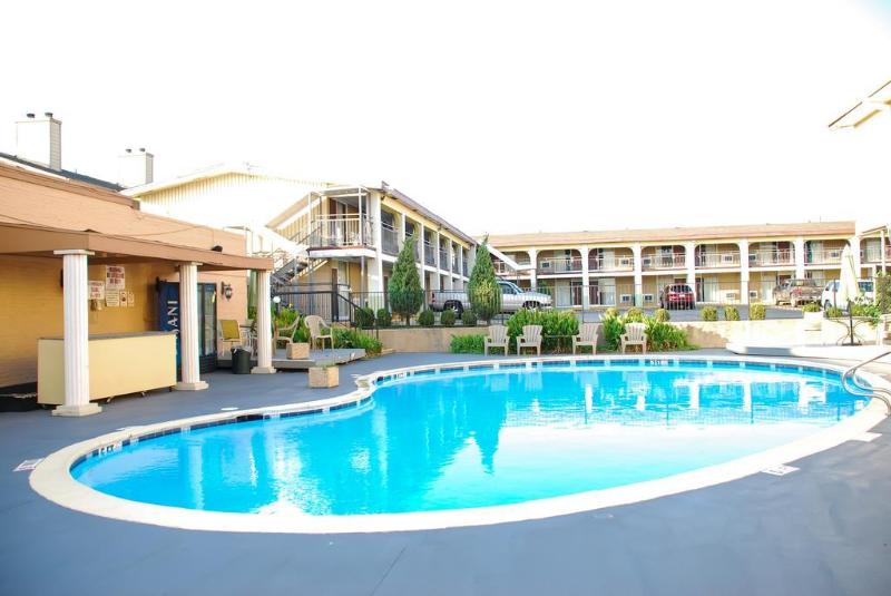 בית מלון כפרי R Nite Star Inn And Suites Home Of The Cowboys & Rangers