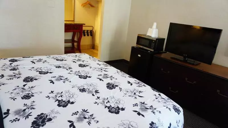 酒店 R Nite Star Inn And Suites Home Of The Cowboys & Rangers