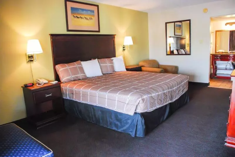 酒店 R Nite Star Inn And Suites Home Of The Cowboys & Rangers