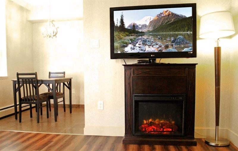 هتل Divya Sutra Suites On Robson Downtown Vancouver