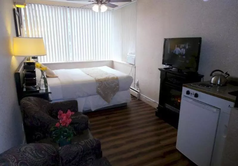 Hotel Divya Sutra Suites On Robson Downtown Vancouver