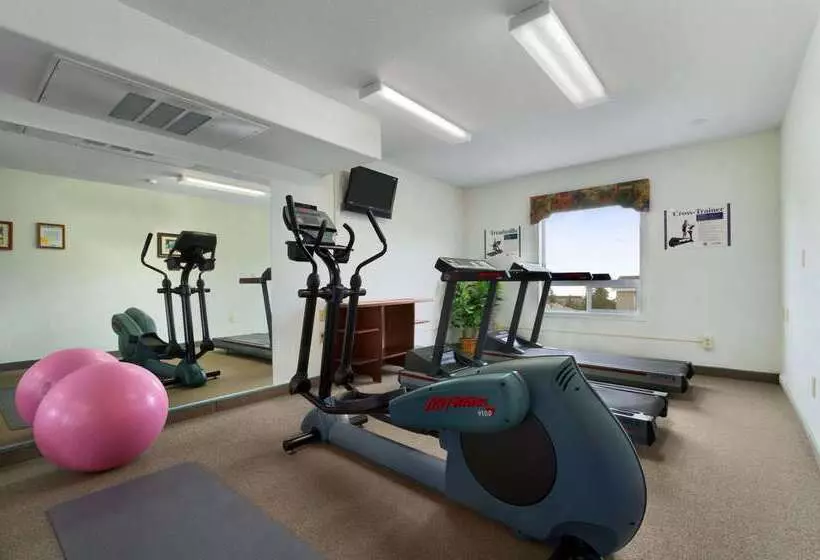 酒店 Super 8 By Wyndham Yellowknife