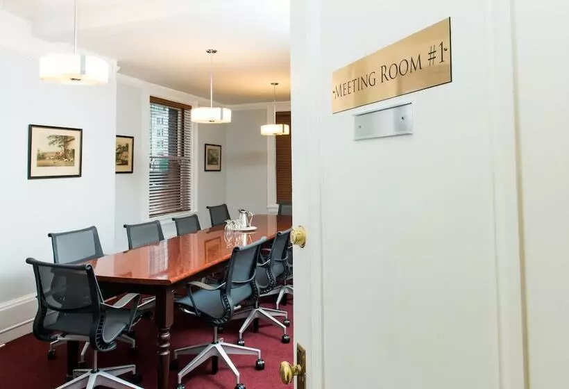 ホテル The Inn At The Union Club Of British Columbia