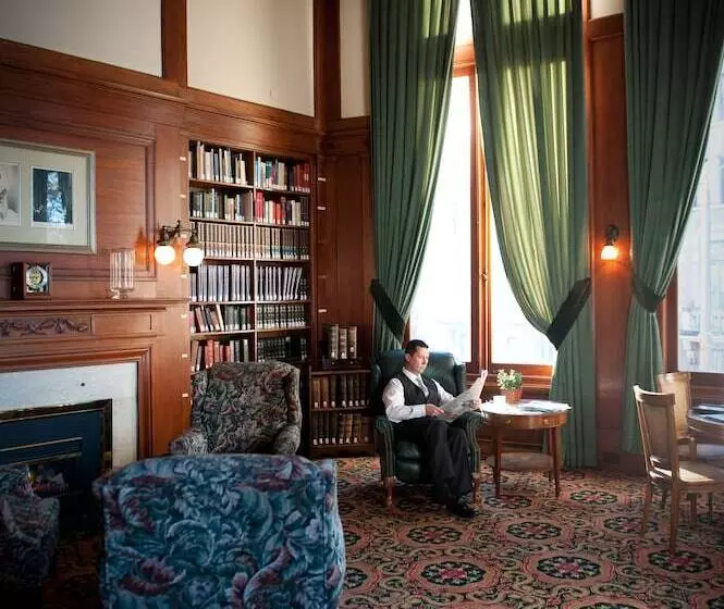 ホテル The Inn At The Union Club Of British Columbia
