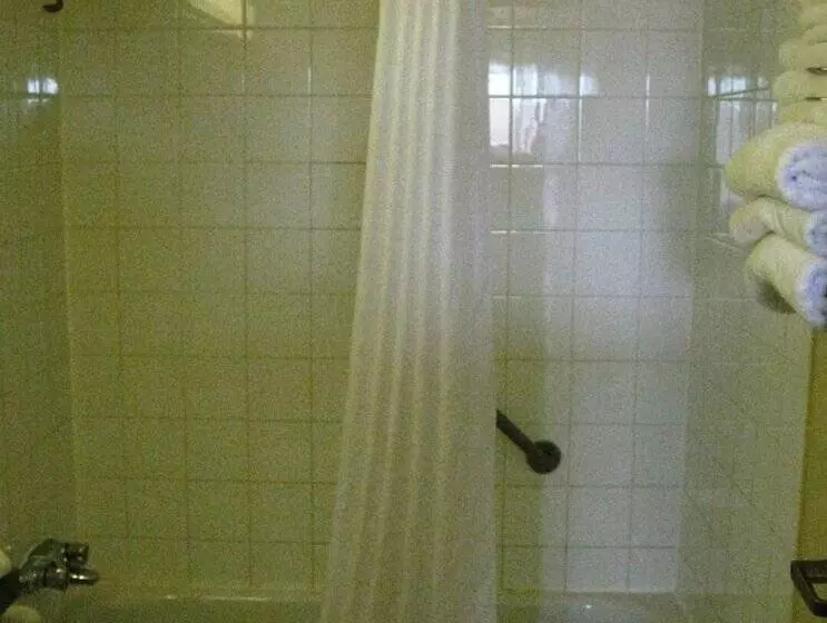 Отель Travelodge By Wyndham Drumheller Ab