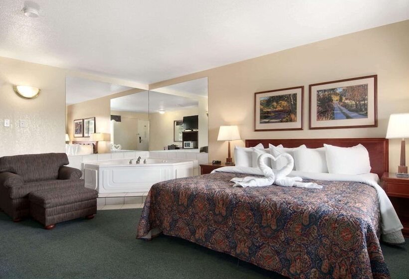 בית מלון כפרי Travelodge By Wyndham Drumheller Ab