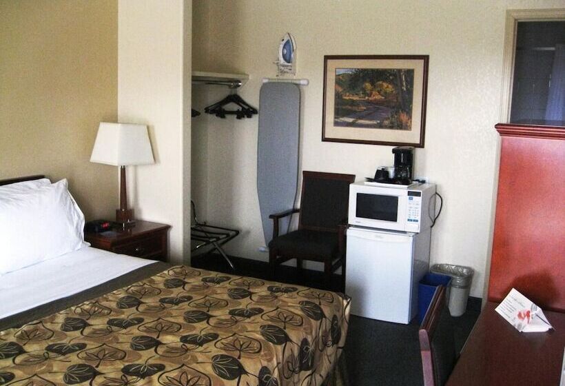 בית מלון כפרי Travelodge By Wyndham Drumheller Ab