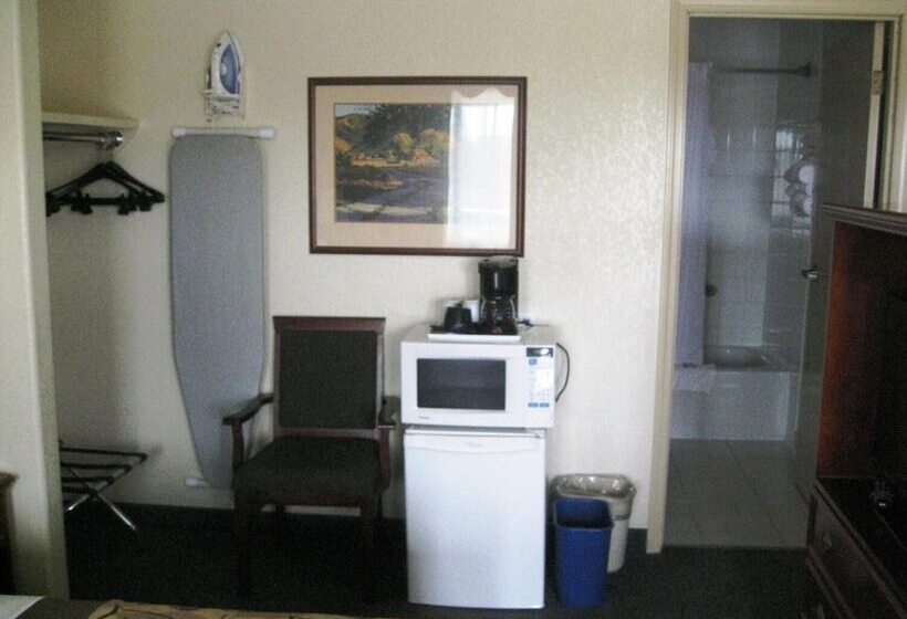 בית מלון כפרי Travelodge By Wyndham Drumheller Ab