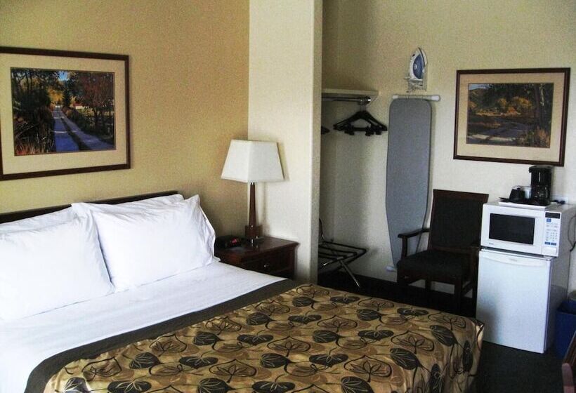 בית מלון כפרי Travelodge By Wyndham Drumheller Ab