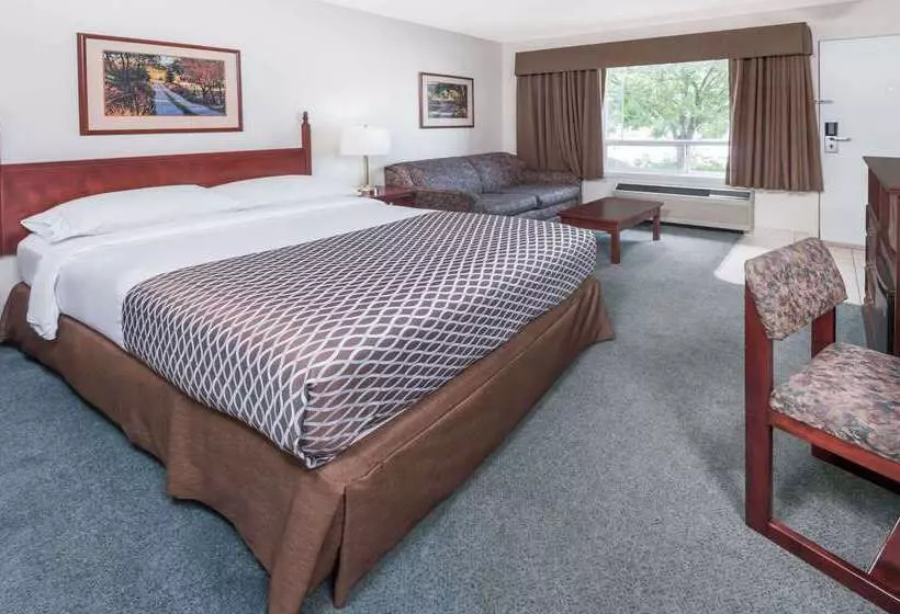 汽车旅馆  Super 8 By Wyndham High River Ab