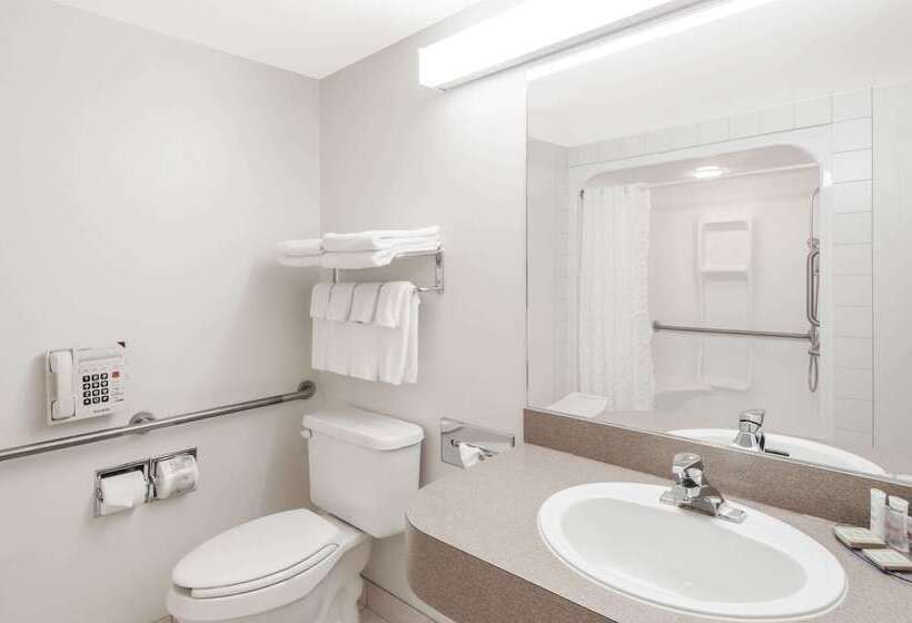 מוטל Super 8 By Wyndham High River Ab