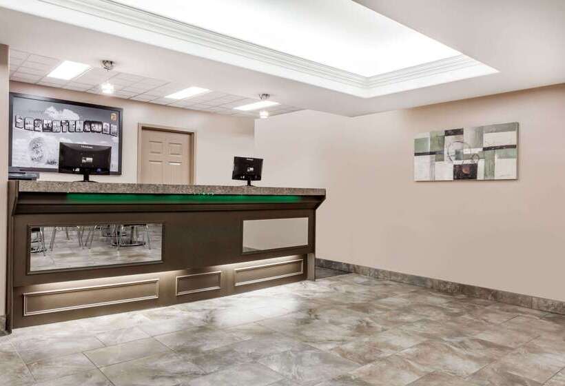 مُتل Super 8 By Wyndham Saskatoon Near Saskatoon Airport