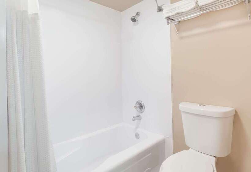 مُتل Super 8 By Wyndham Saskatoon Near Saskatoon Airport